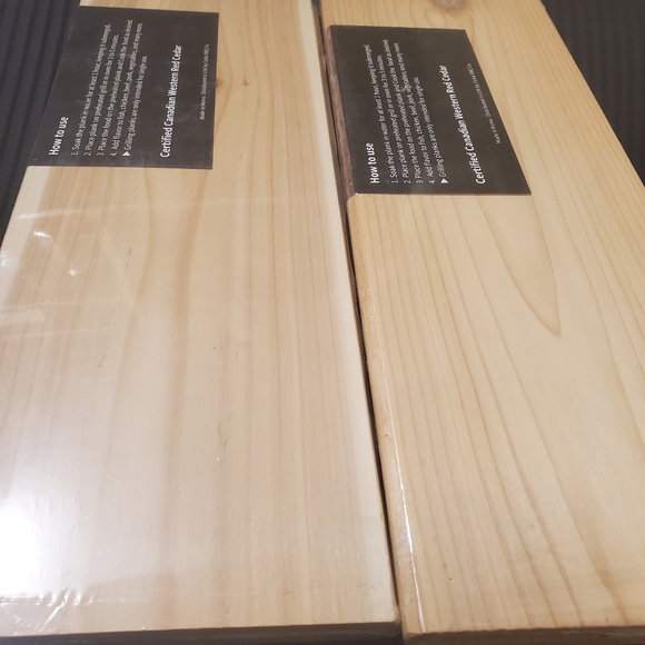4 Cedar Grilling Planks - Picture 4 of 7
